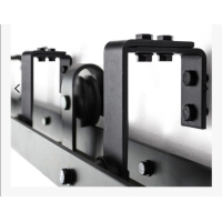 Voor elkaar langs beugels